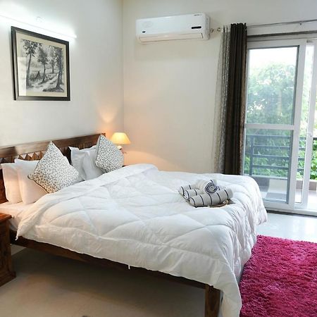 Lime Tree Luxurious 3Bhk Serviced Apartment Near Medanta Gurgaon Exterior photo