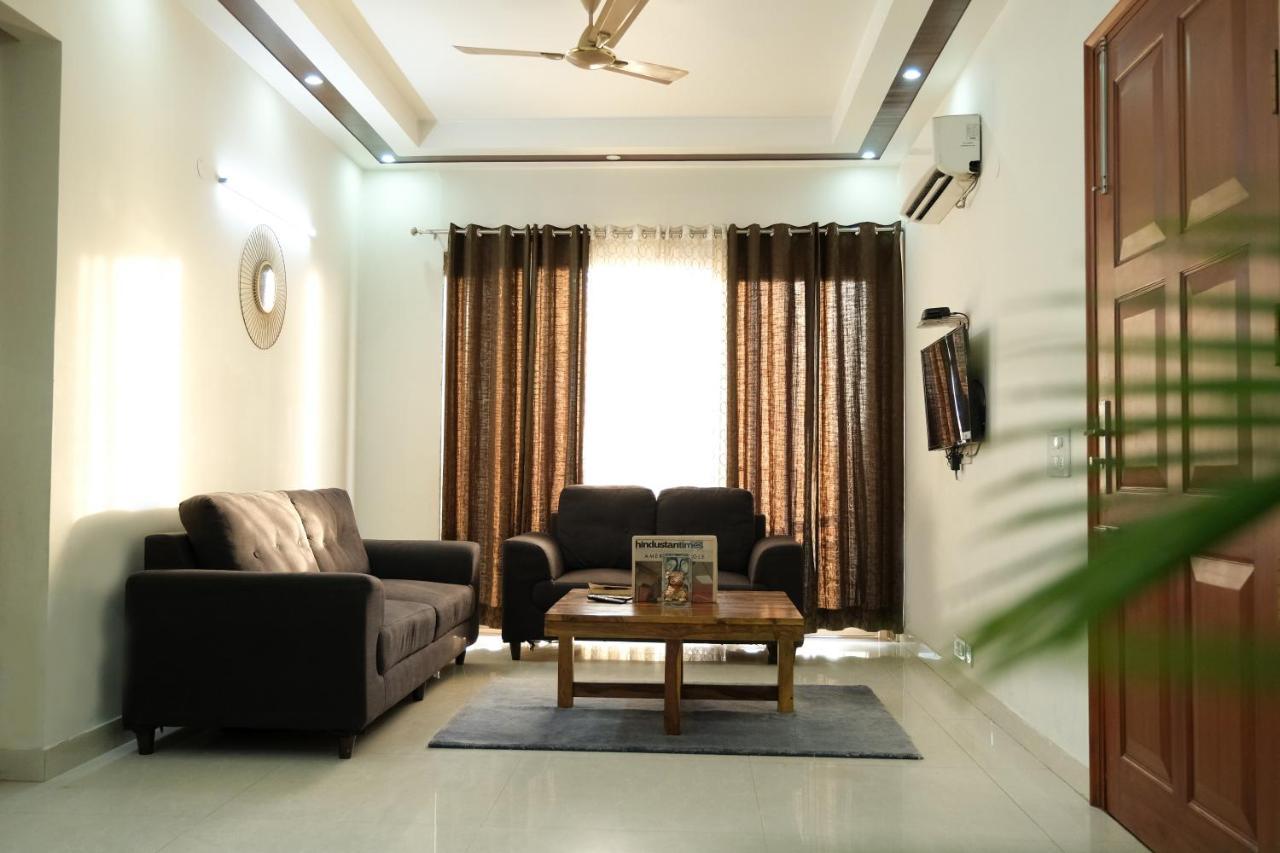 Lime Tree Luxurious 3Bhk Serviced Apartment Near Medanta Gurgaon Exterior photo