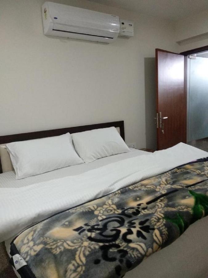 Lime Tree Luxurious 3Bhk Serviced Apartment Near Medanta Gurgaon Exterior photo